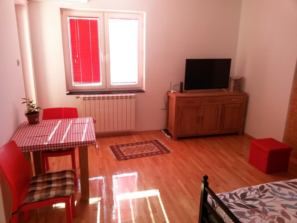 Risto'S Apartment Skopje Extérieur photo